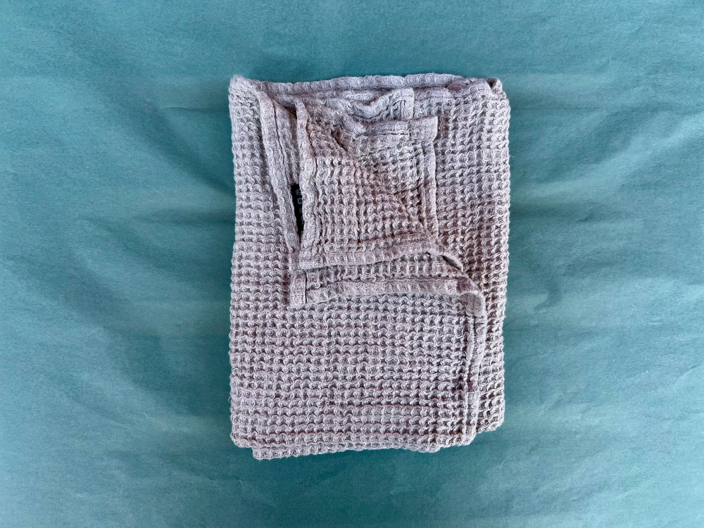 Vaflet håndklæde i 100% hør fra Europa, 50x75 cm, Sølv