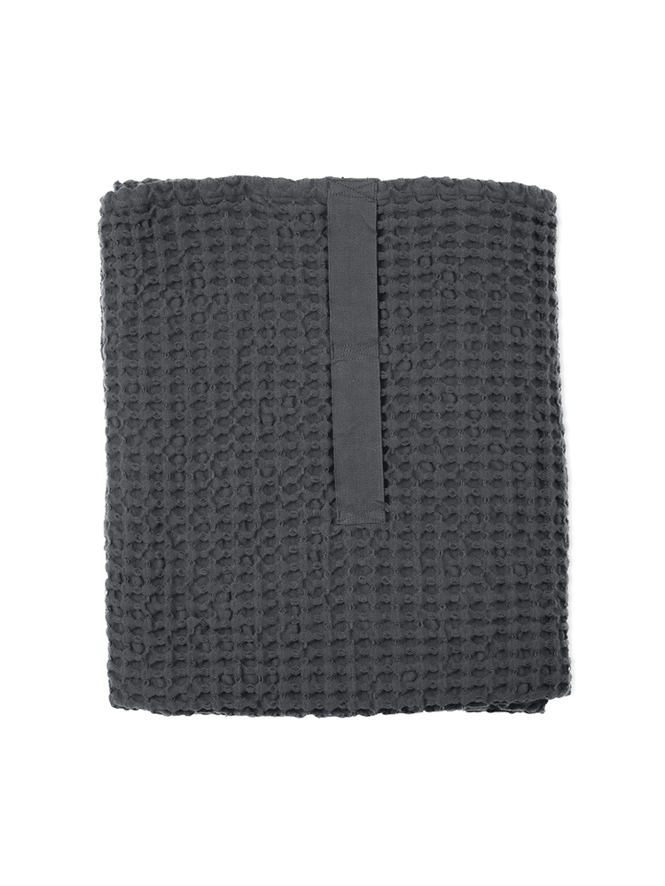 Big Waffle badehåndklæde i økologisk bomuld fra The Organic Company, Dark Grey, 100 x 150 cm